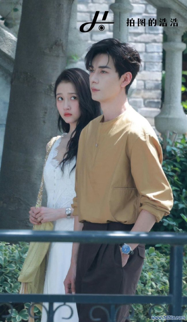 关晓彤陈星旭求婚吻路透 红掌CP感十足