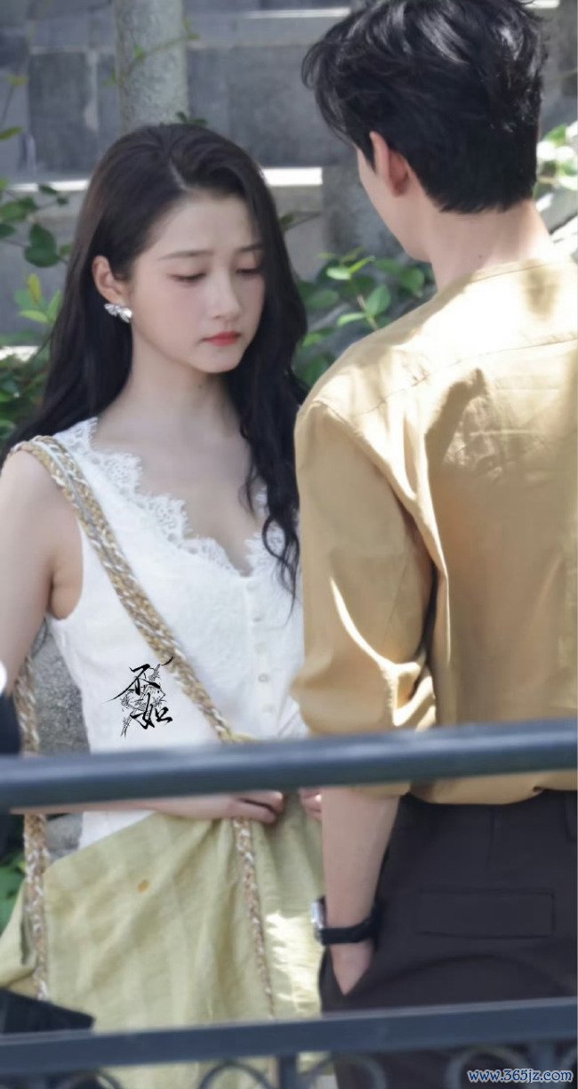 关晓彤陈星旭求婚吻路透 红掌CP感十足