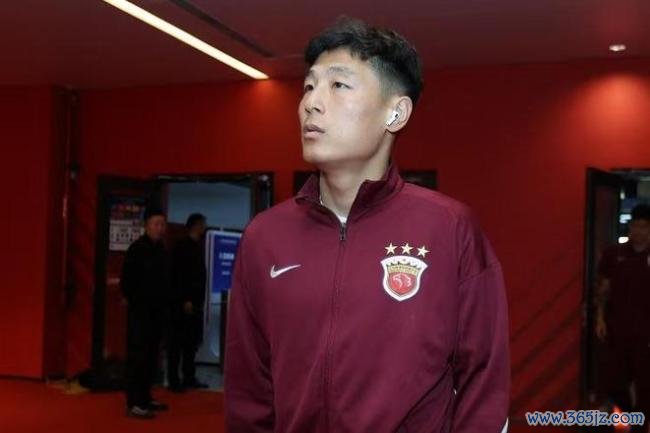 劳模？34岁武磊昨日凌晨熬夜解说世界杯决赛实盘配资入口，今晚替补并罚中点球 带伤上阵再立功