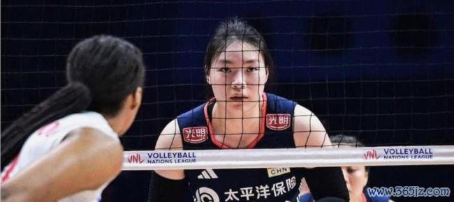张籽萱落选是被弃还是免检?不符合球队现有打法,主力位置受冲击 年轻天才的阵痛